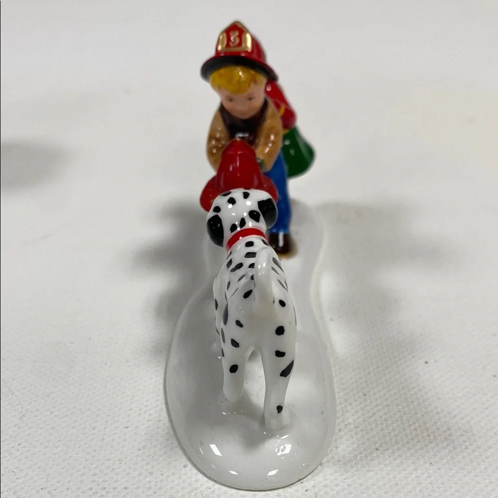 Dept. 56 Snow Village Accessory, "Fun at the Firehouse." Set of 2 figures - Picture 8 of 15